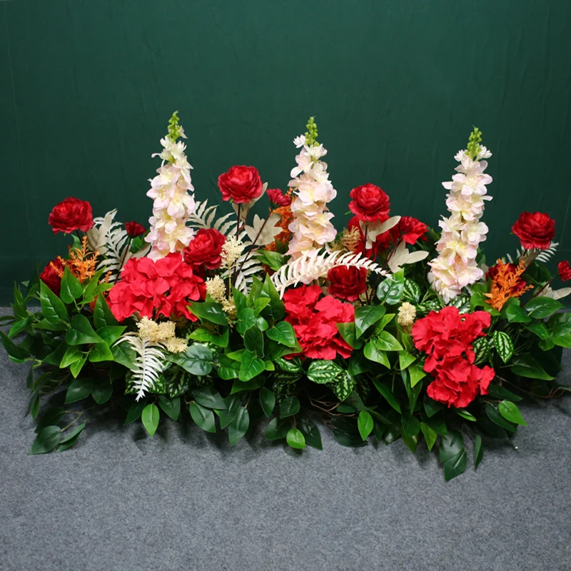 

Simulated flower arrangement: A long floral path leads to the placement of flower partitions on the floor