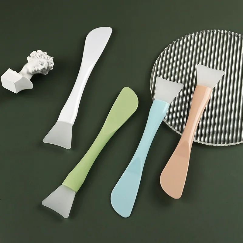Cosmetic Spatula Knife Type Silicone Soft Head Women Curved Scoop Makeup Mask Cream Spoon Eye Cream Stick Face Beauty Tool