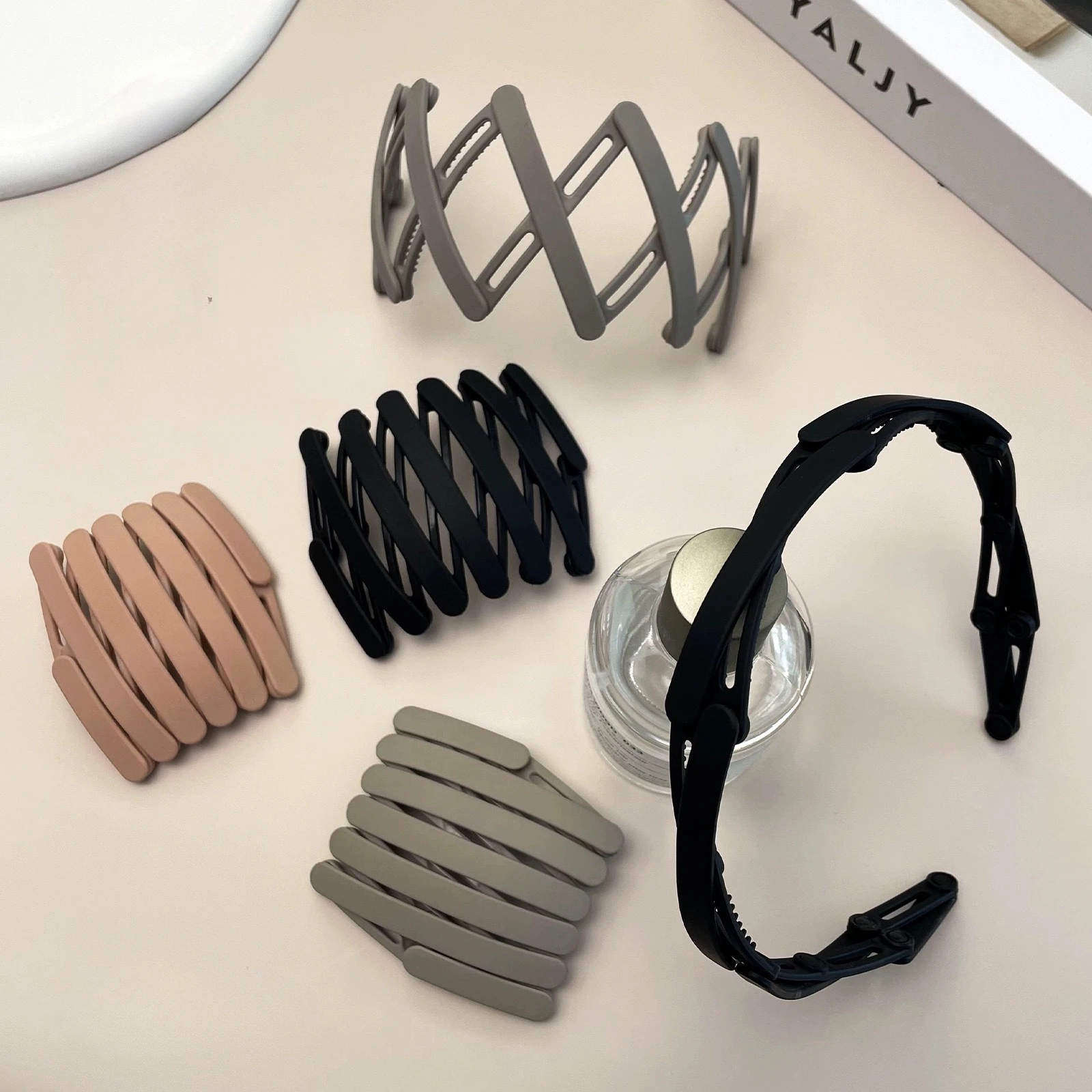 

Compact and Lightweight Headband Foldable Headwear for Travel and Commuting, Hairband for Washing Face, Anti-slip Headband