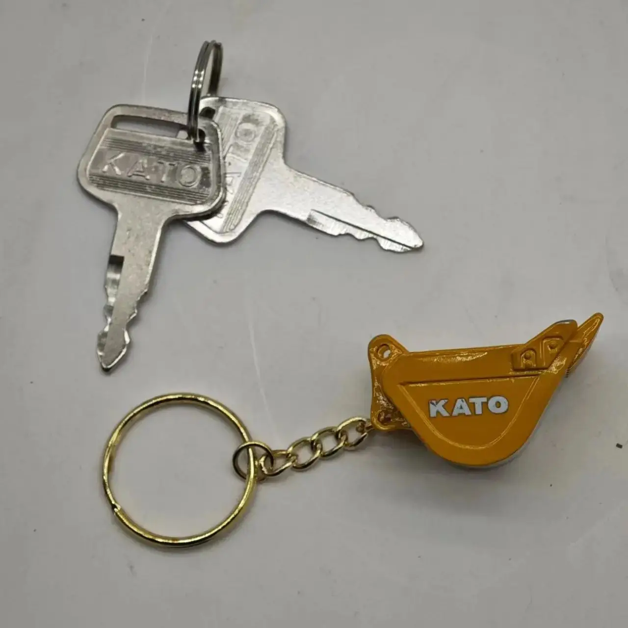 

For kato hd307 308 512 700 820 1430r 1023-3 For Excavator Heavy Equipment kato Excavator Keychain open door ignition key