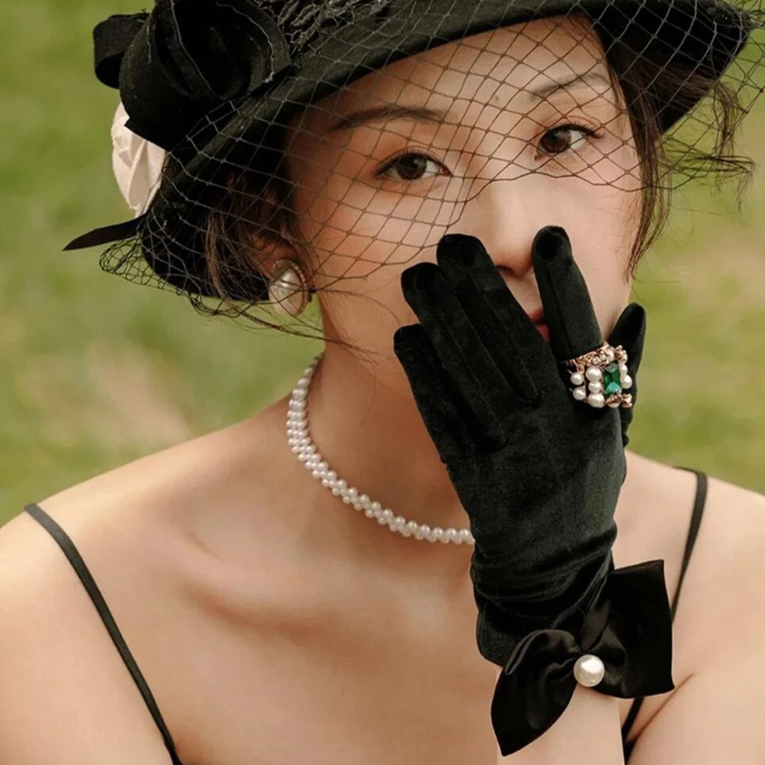 

Vintage Black Bridal Gloves for Wedding Dress Short Fingered Gloves for Bride