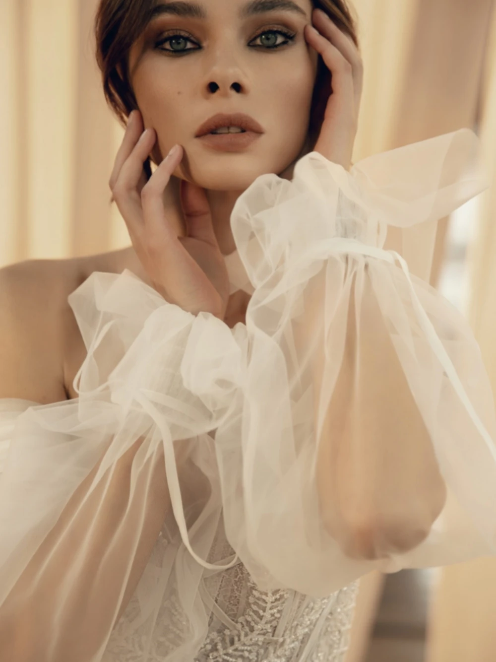 Рисунок 2 - Изящный женский халат с открытыми плечами