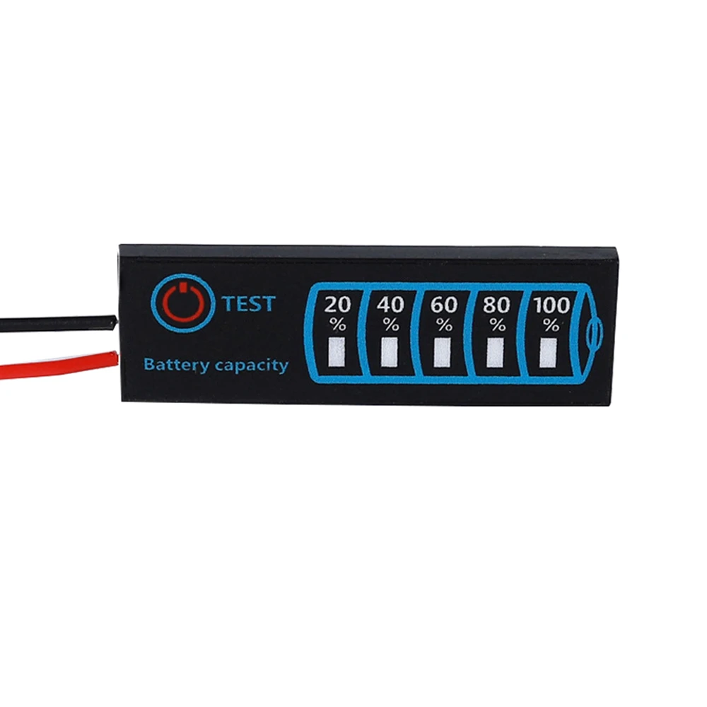 Gros plan sur le testeur de tension 5V-30V montrant les broches de mesure et les indicateurs LED.