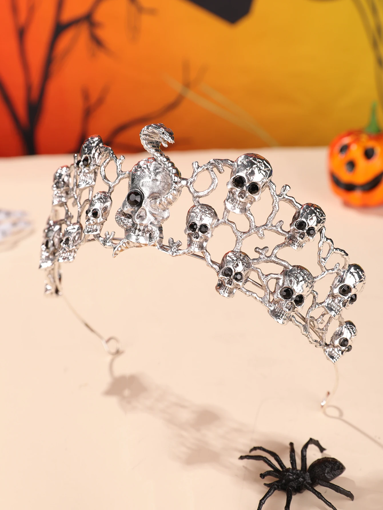 Gothic-Halloween-Schädel-Kopfbedeckungszubehör mit Wasserdiamant und Krone – modisches dunkles Design, 1-teilig – Detail 6