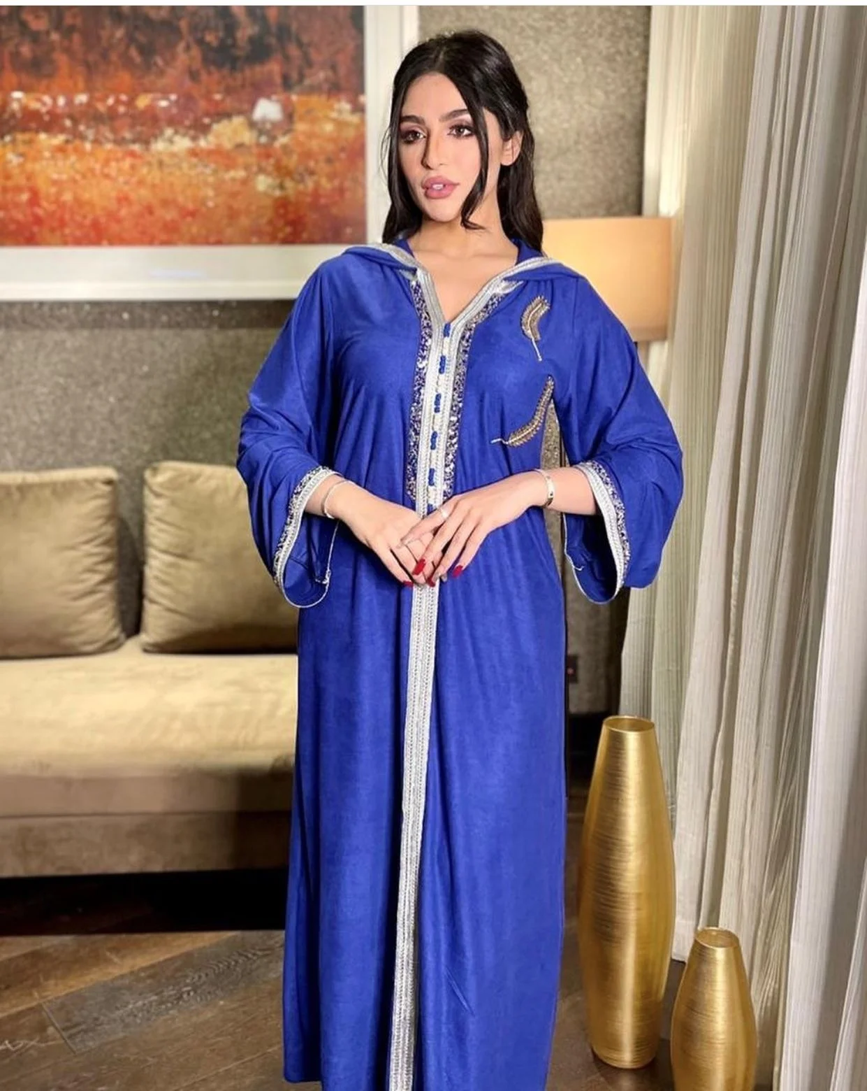 

Fashion new V-neck long sleeve embroidered national hooded gown with diamonds and hot diamonds in Muslim style