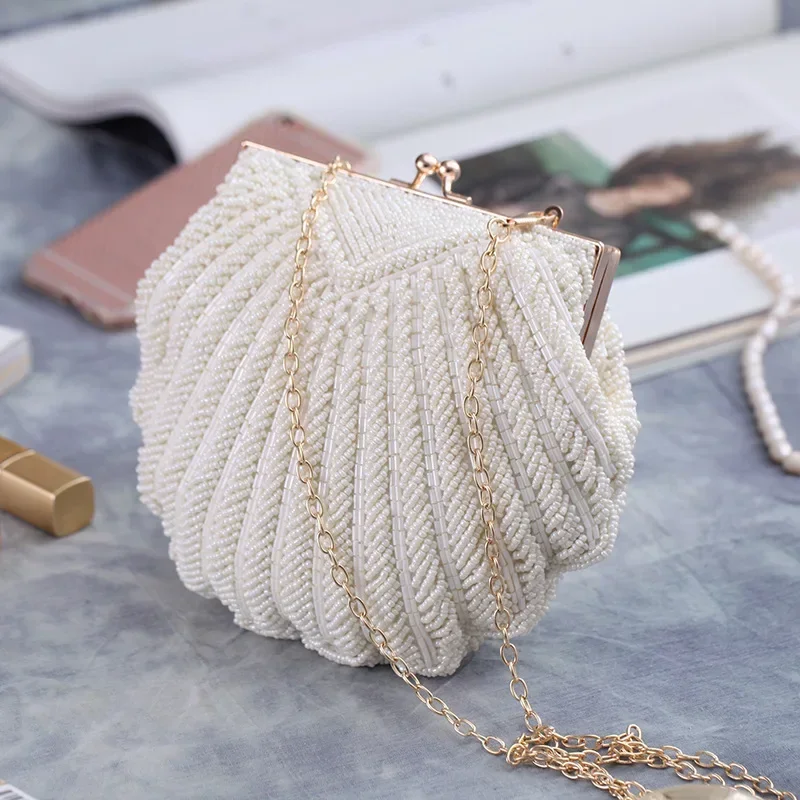 Luxury Crystal Evening Clutch Bag Lady Elegant Wedding Purse New Women Shell Shaped Pearl Beaded Handbag Party Rhinestones Pearl