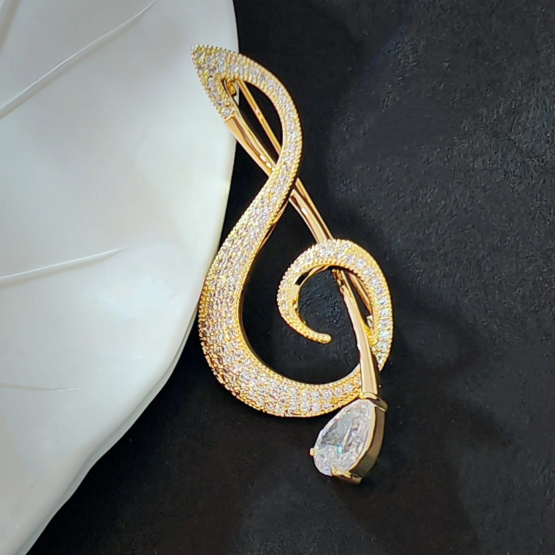 Shiny Gold Tone CZ G Clef Music Note Pin Brooch Gift Jewelry