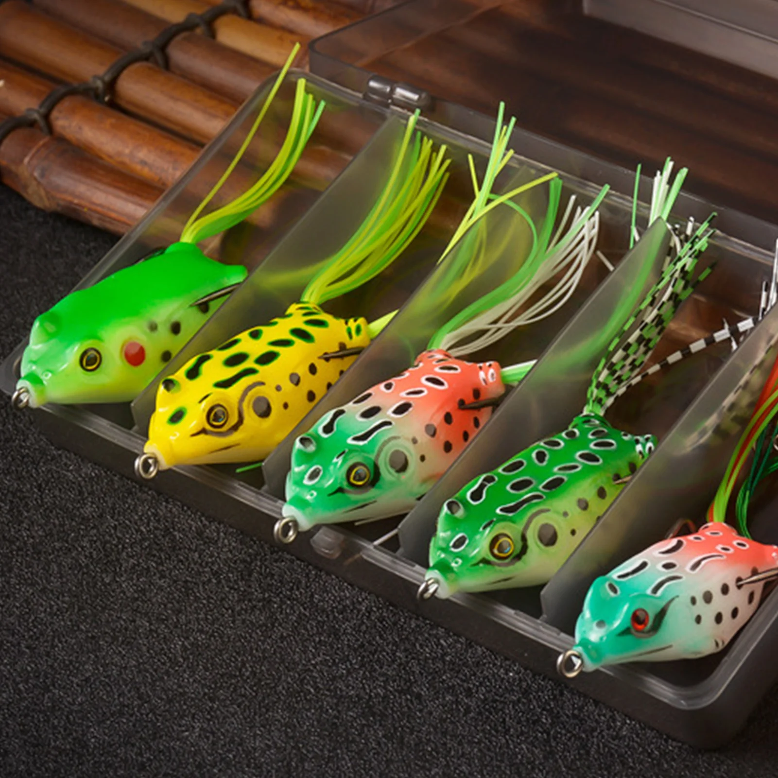 Frog Fishing Lure oft Frog Bait With Double Propellers Legs