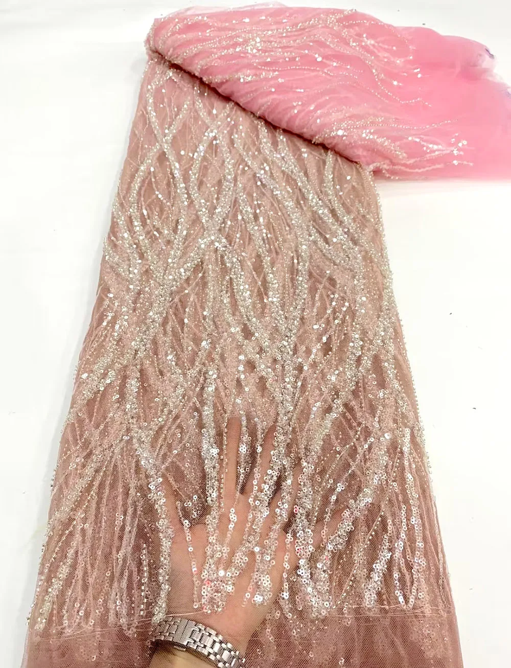 

High Quality Beads Sequins Luxury Bridal Lace Fabric 2023 Latest Hand Beading Lace Fabric Heavy African Tulle Lace Fabric