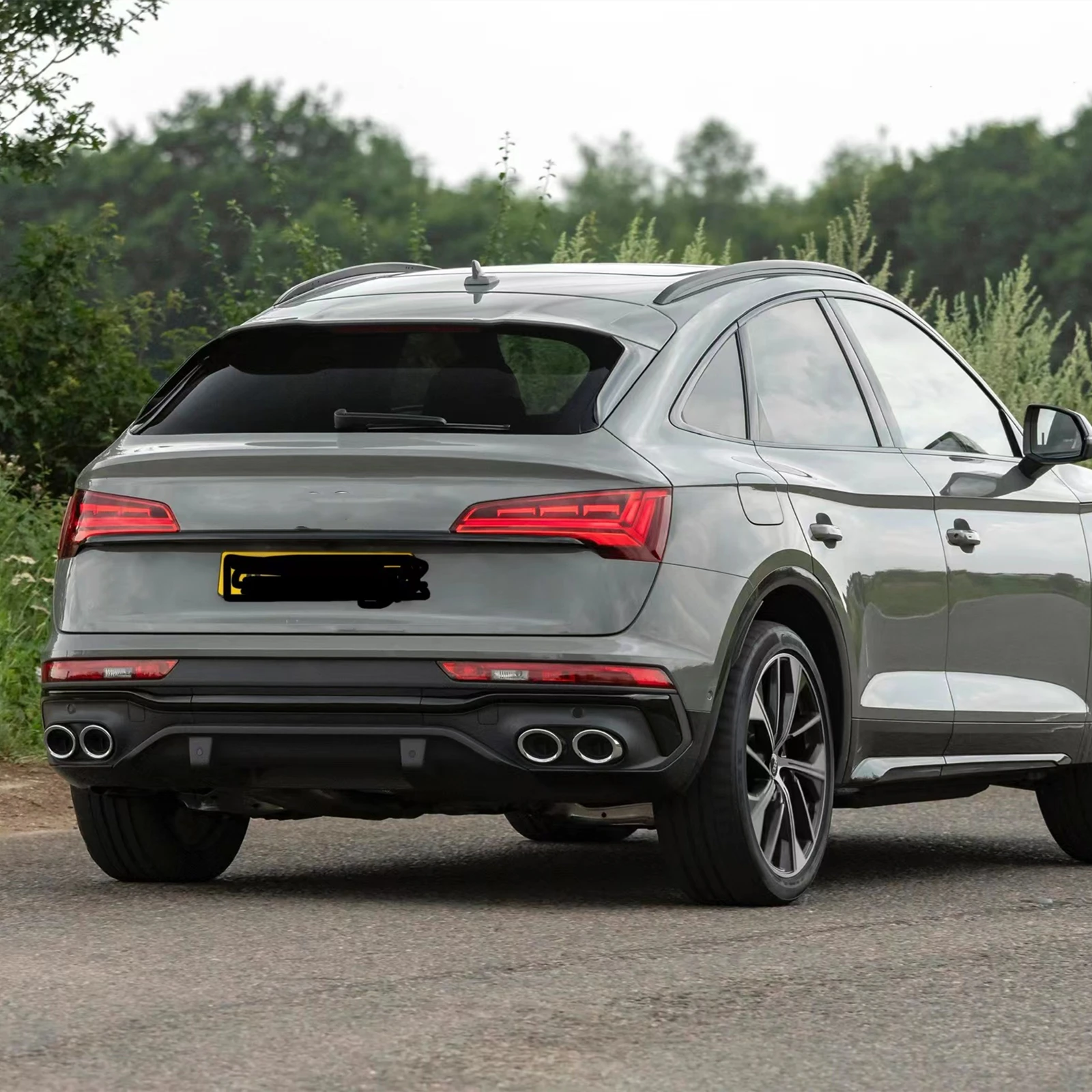 アウディ　Q5 スポーツバック　リアディフューザー Amazon | リアバンパーディフューザーエキゾースト アウディ Q5