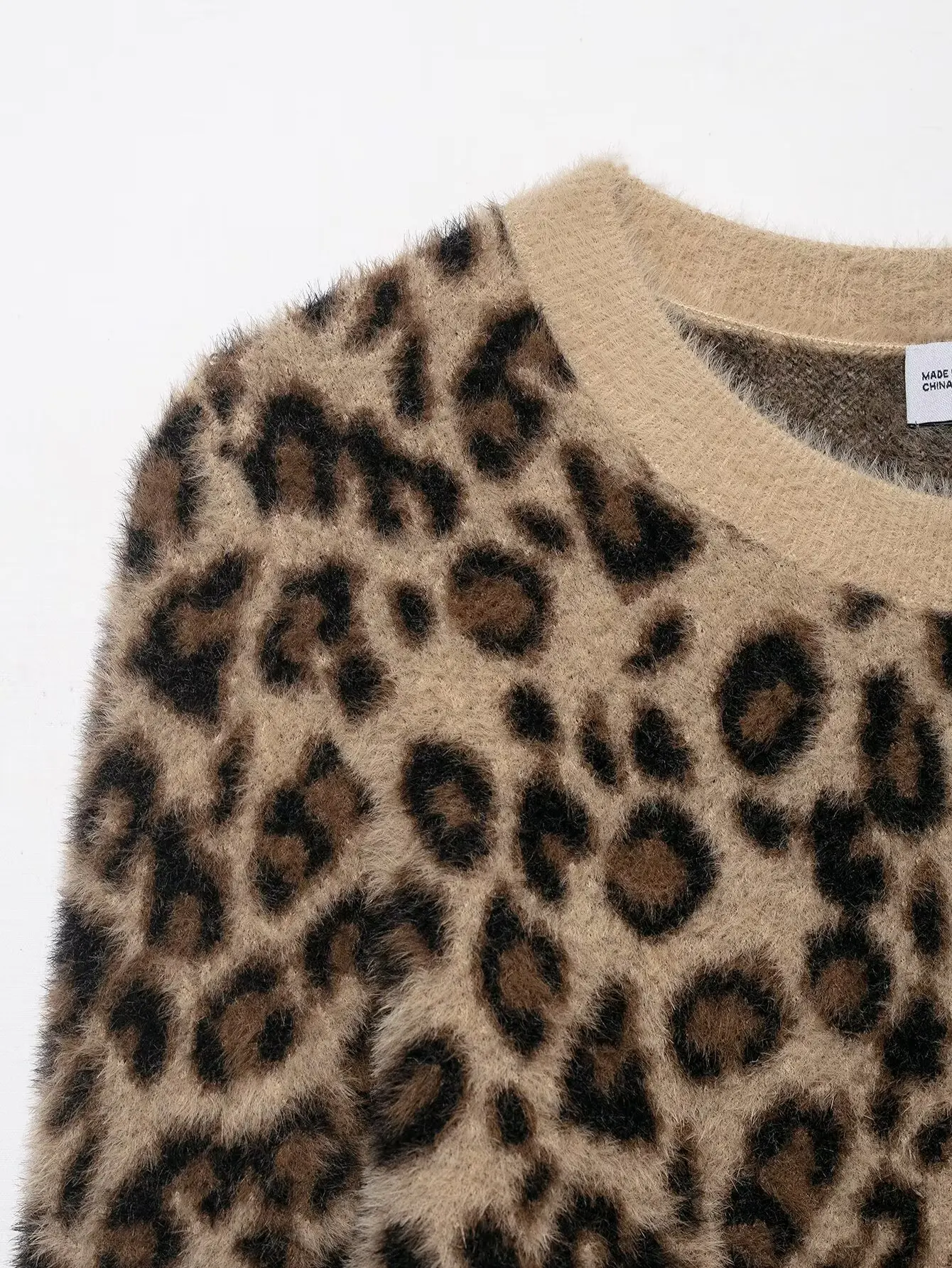 Women Autumn Winter O-Neck Fashion Leopard Knit Sweater Female Casual Short Pullover Sweater Lady Commute Long Sleeve Tops