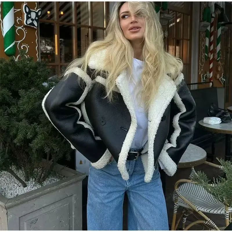 Рисунок 2 - Женская укороченная куртка из искусственной