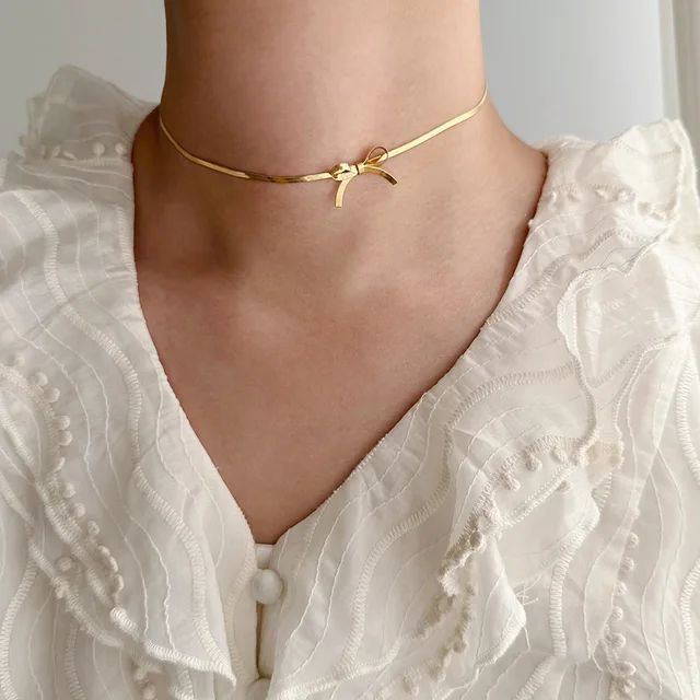 316L Stainless Steel Bow Collarbone Snake Bone Chain Necklace: A Perfect Party Accessory