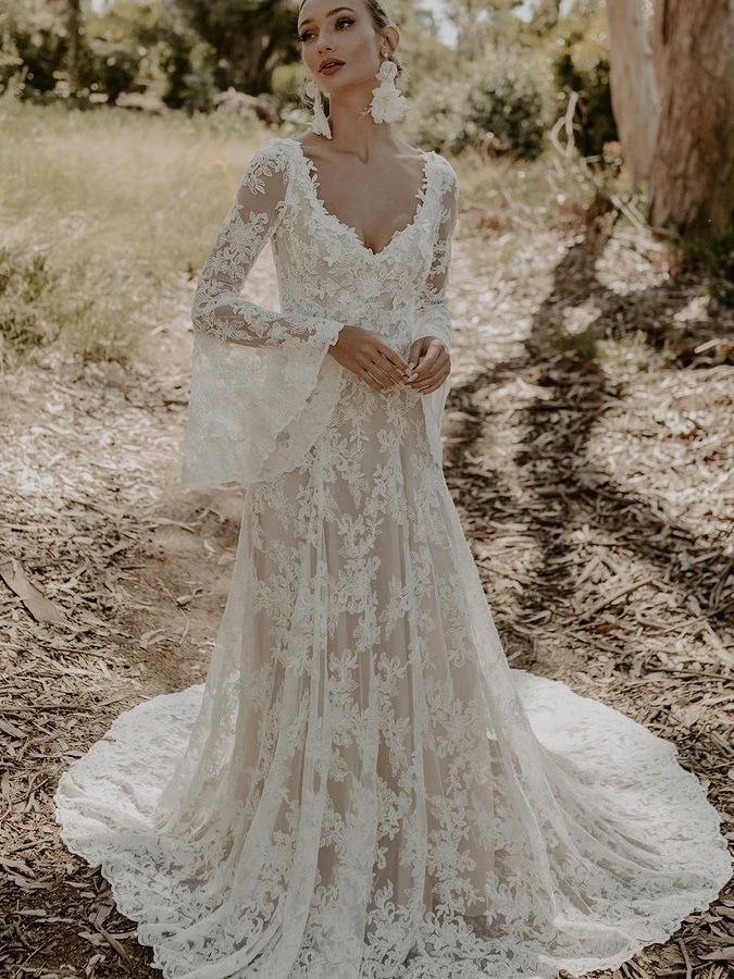 Bohemian Flare Sleeve Long Wedding Dresses For Women With Chapel Train Lace A-Line Bride Dresses Full Sleeve V-neck Bridal Gown 3