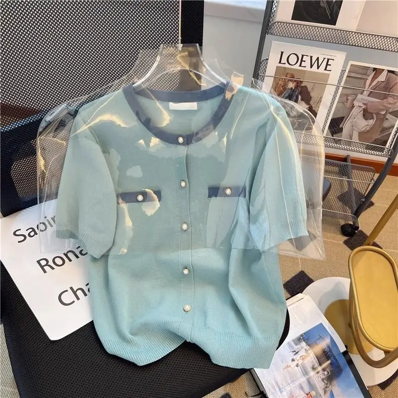 Рисунок 4 - Женский трикотажный кардиган на пуговицах