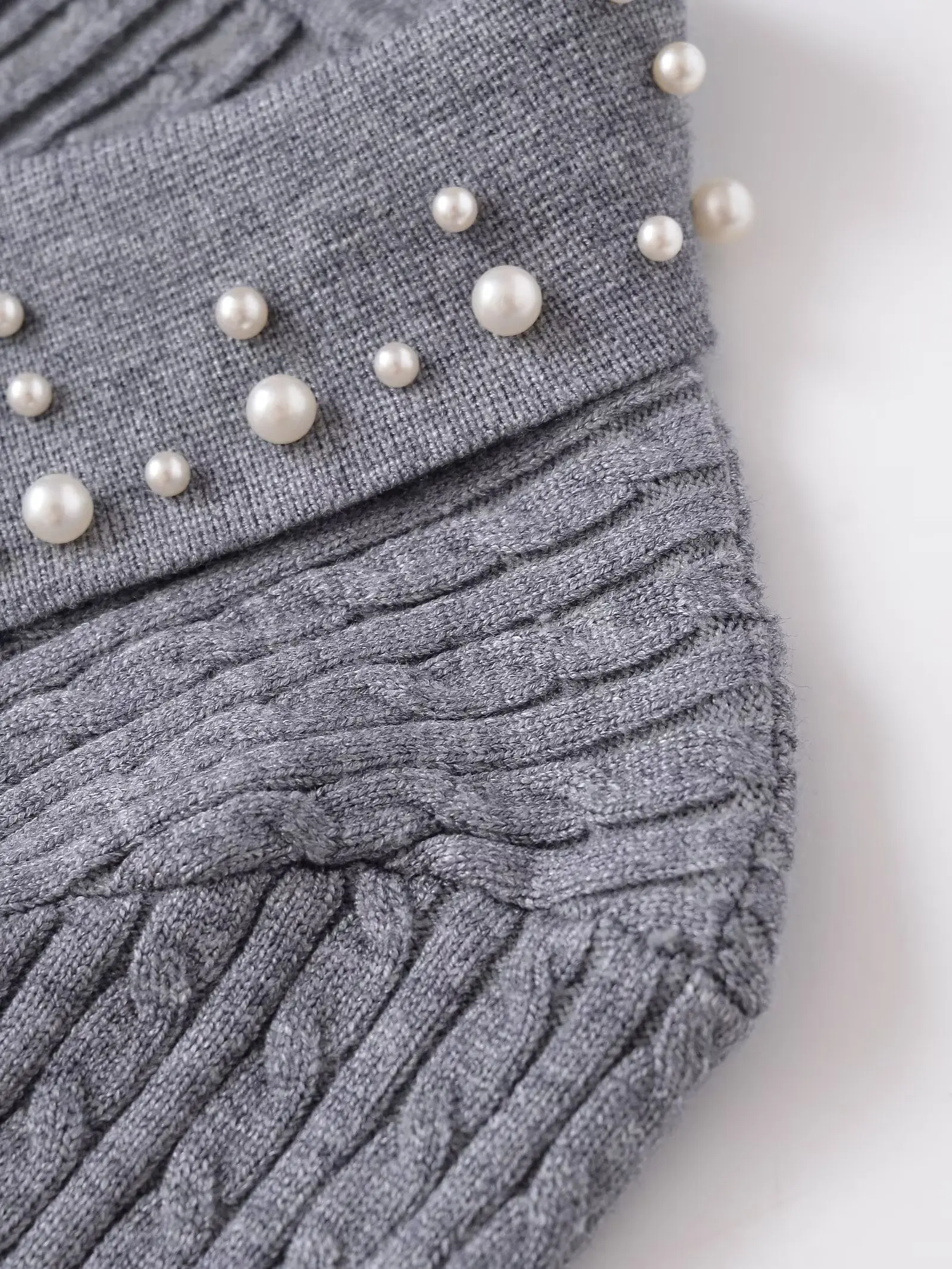 Women Autumn Winter Elegant Solid Short Knitted Sweater Female Turn-Down Collar Fashion Beaded Tops Lady Slimfit Cardigan Jacket