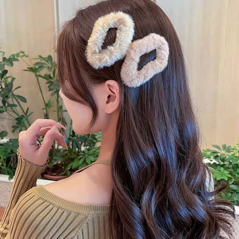 

Plush Hair Clip Cloud Shaped Faux Fur Hairpin Solid Color Side Bang Clip Autumn Winter Headwear Hollow Out BB Clip Barrettes