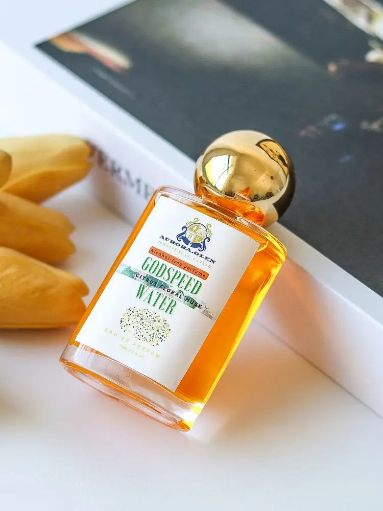 Eau de Toilette Azure Breeze pour homme, parfum frais et boisé sans alcool aux notes de cèdre, de vétiver et de poivre rose_voghion.com