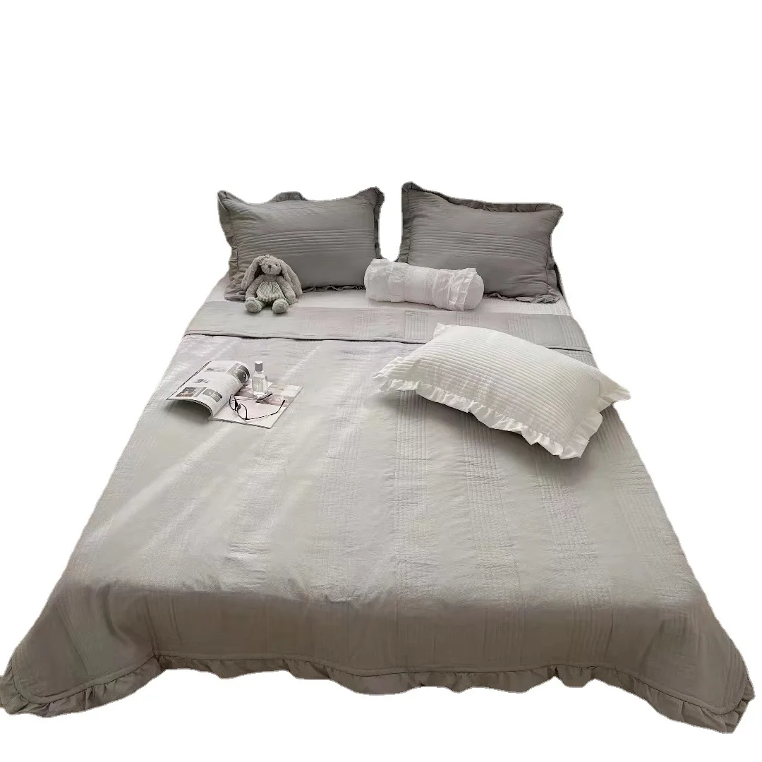 

Summer breathable bed cover