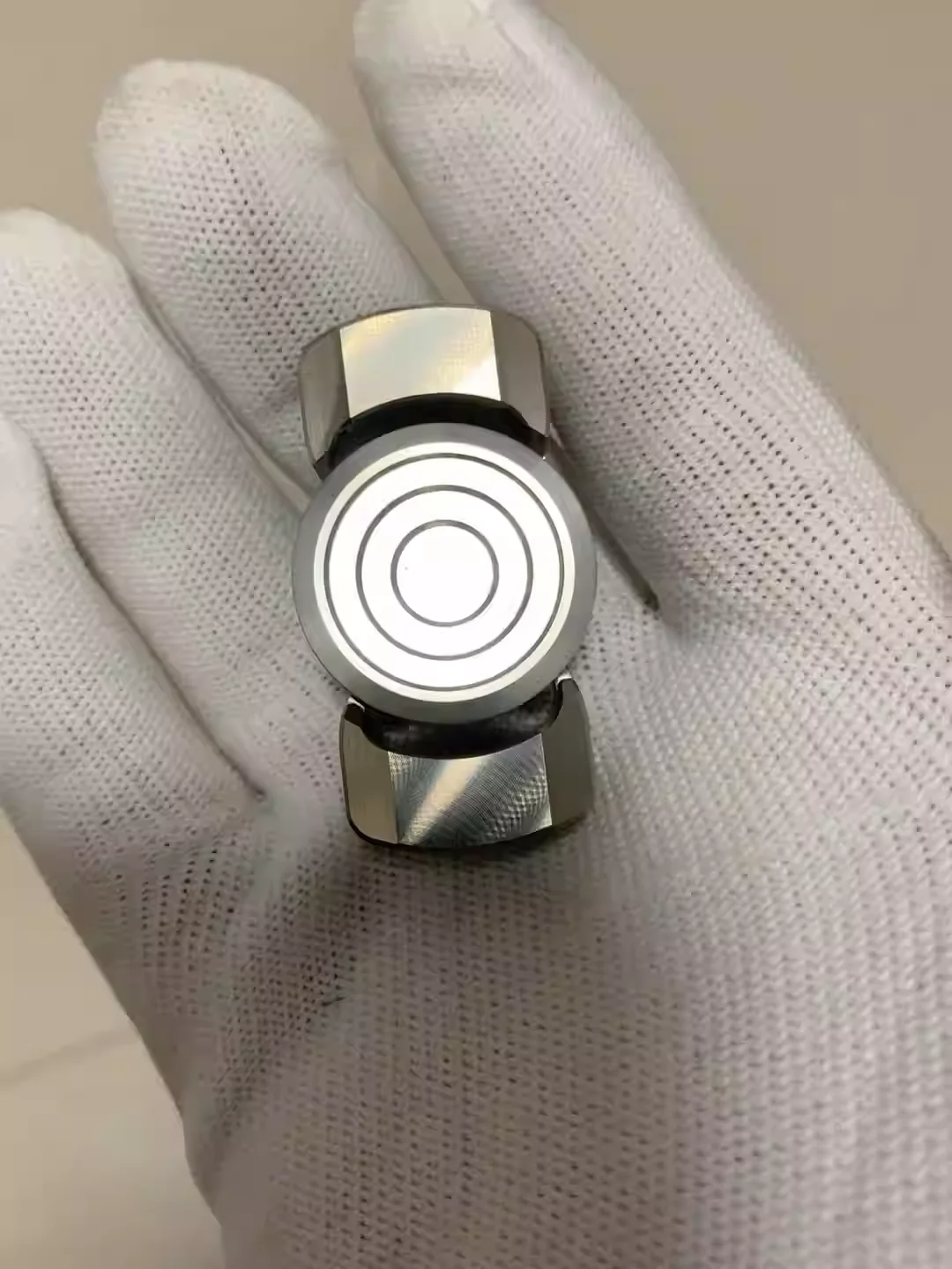 

Умеренная Модель лезвия из гироскопического титанового сплава на кончик пальца. Мини