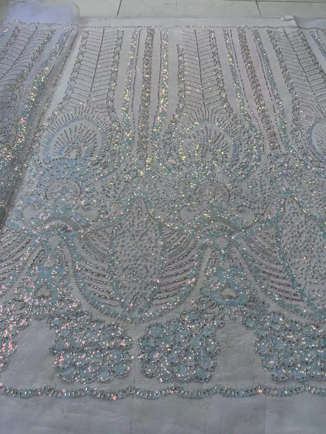 

Luxury Beads Lace Handmade Fabric African Wedding Dress Latest Nigeria Sequins Embroidery White Good Price With Groom Lace New