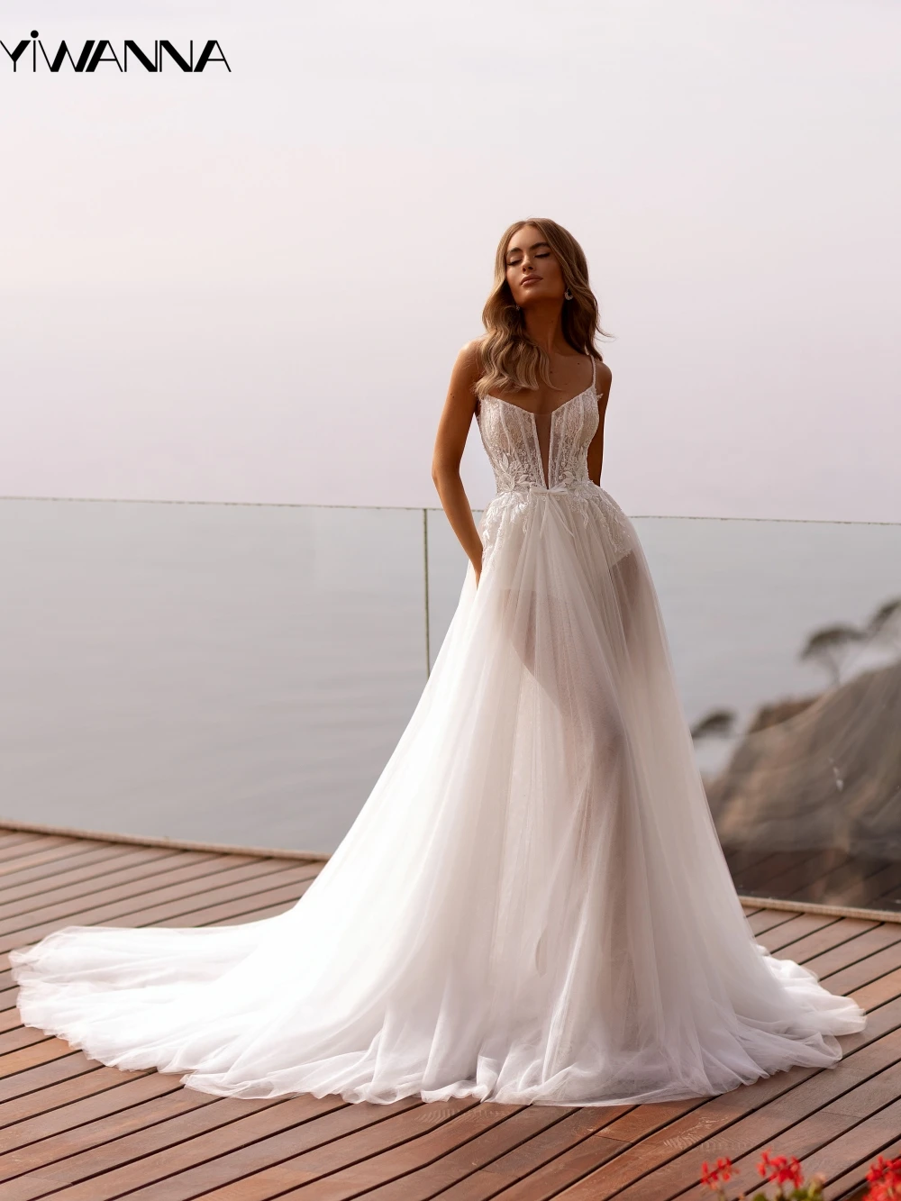 Fashion Backless Sexy Wedding Dress