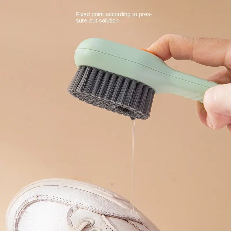Multifunctional Liquid Discharge Shoe Brush Manual Press Type Cleaning Shoe Brush Soft Fur Clothing Cleaning Long Handl shoe brush