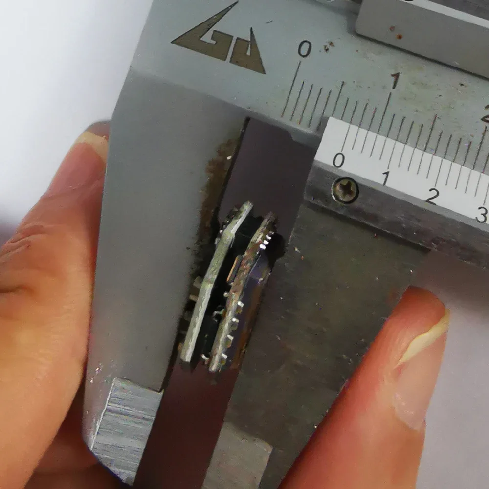 Μονάδα κάμερας AHD παρουσιάζεται με αναφορά μέτρησης για το μέγεθος