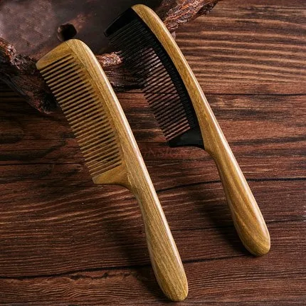 

Natural green sandalwood comb dense tooth long hair portable electrostatic buffalo horn comb children's sandalwood small comb