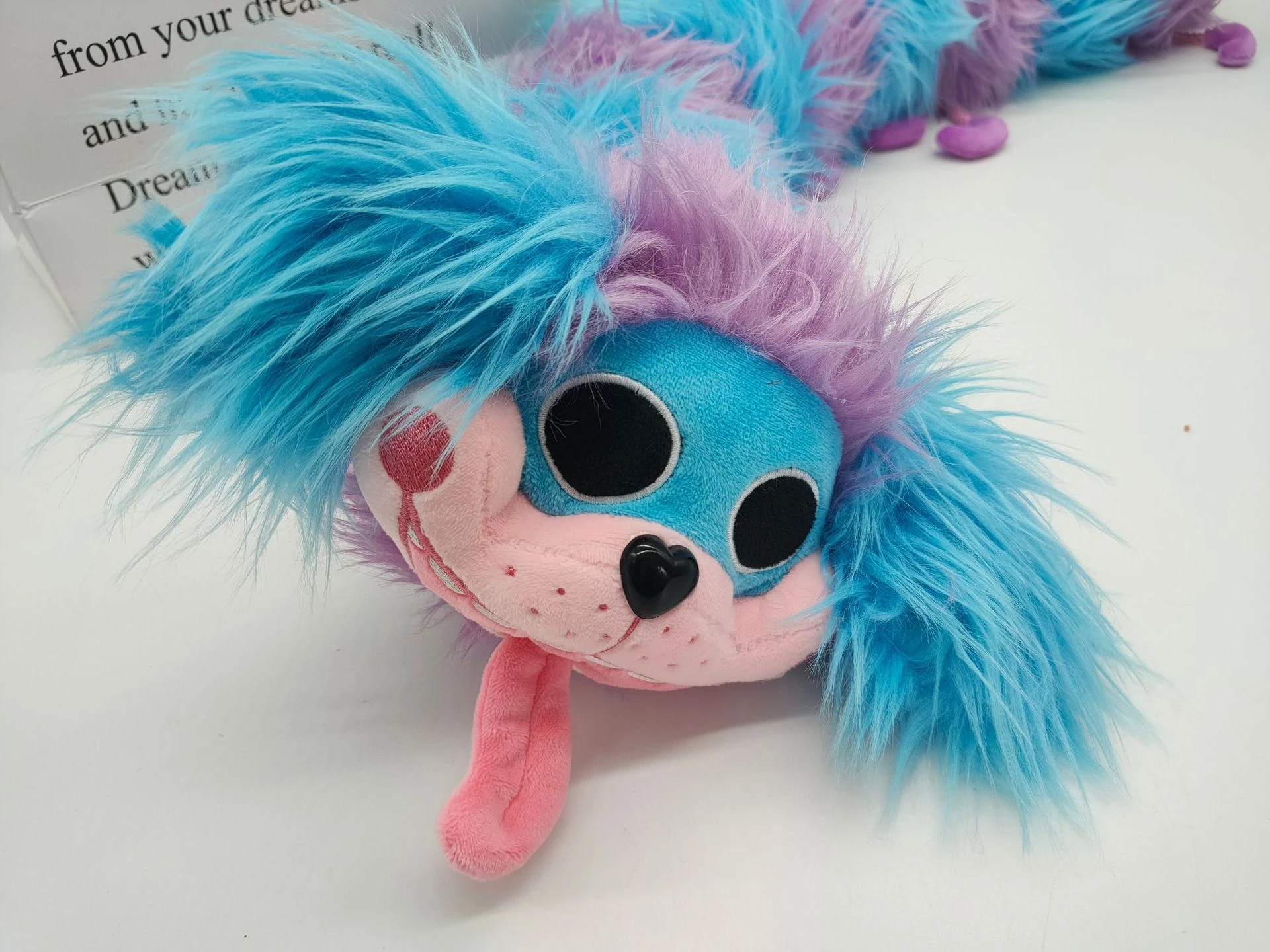 Pj pug-a-pillar игрушка. Гусеница мопс пиджей. Гусеница хагги вагги мопс. Мопс поппи плэйтайм. Пи джей мопс-о-гусеница игрушка.