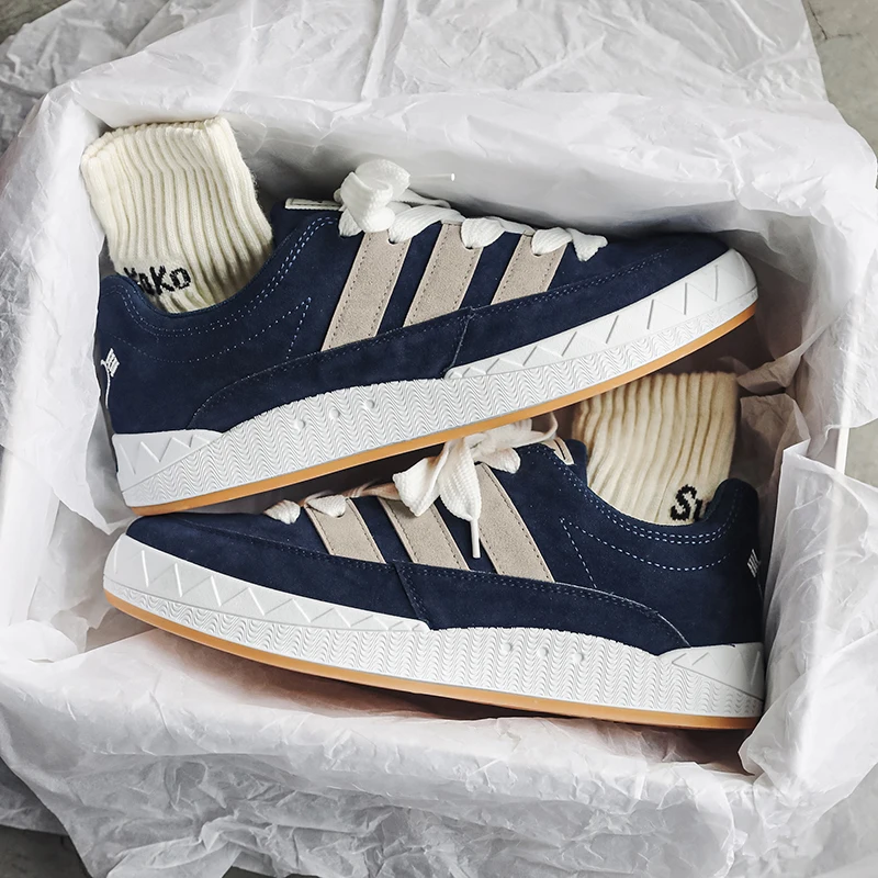 

Winter with velvet shark bread shoes niche leisure sports shoes men's shoes warm