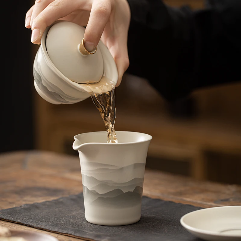 130ml Chinese Hand-painted Ceramic Gaiwan Teacup Handmade Porcelain Tea Tureen Tea Infuser Household Bowl Portable Teaware