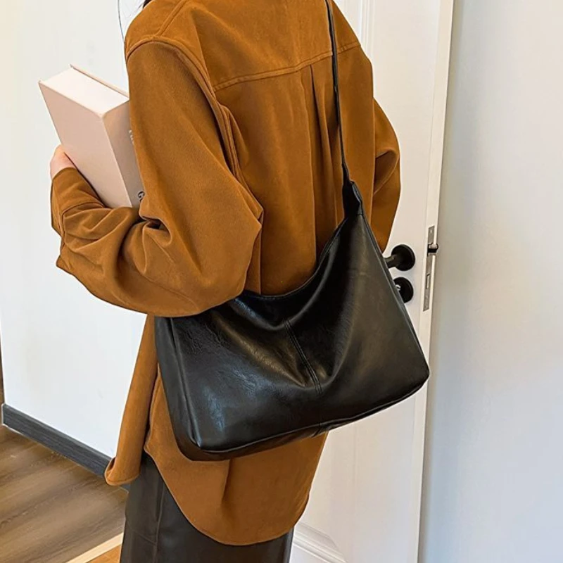 PU Leather Commuter Fashion Vintage Casual Tote Bag Maillard Stylish Crossbody Bags for Women Texture Large Capacity Temperament