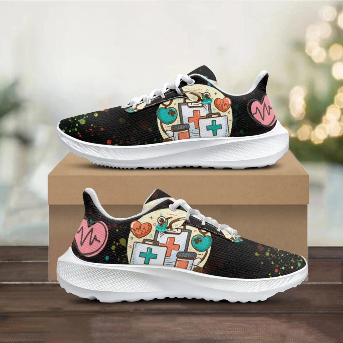 

Мультяшное медицинское оборудование, обувь для кормления с рисунком сердцебиения, женские удобные кроссовки, легкая женская обувь для бега, Новинка