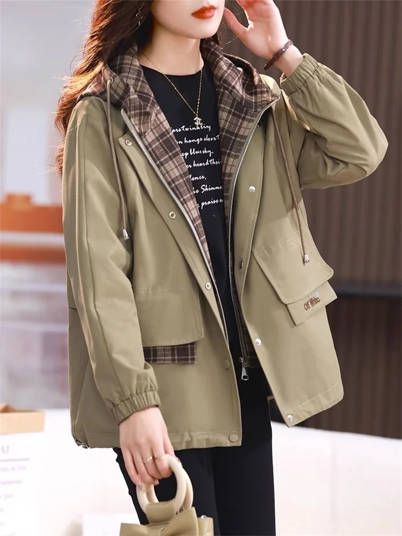 2024 New Spring Autumn Burst Short Coat Ladies Wear Small Mother Jacket British Trench Coat Fashion Temperament Women's Blouse