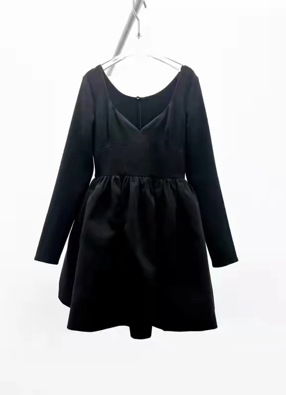 

2023 New Fashion runway Temperament romantic high-quality black little dress