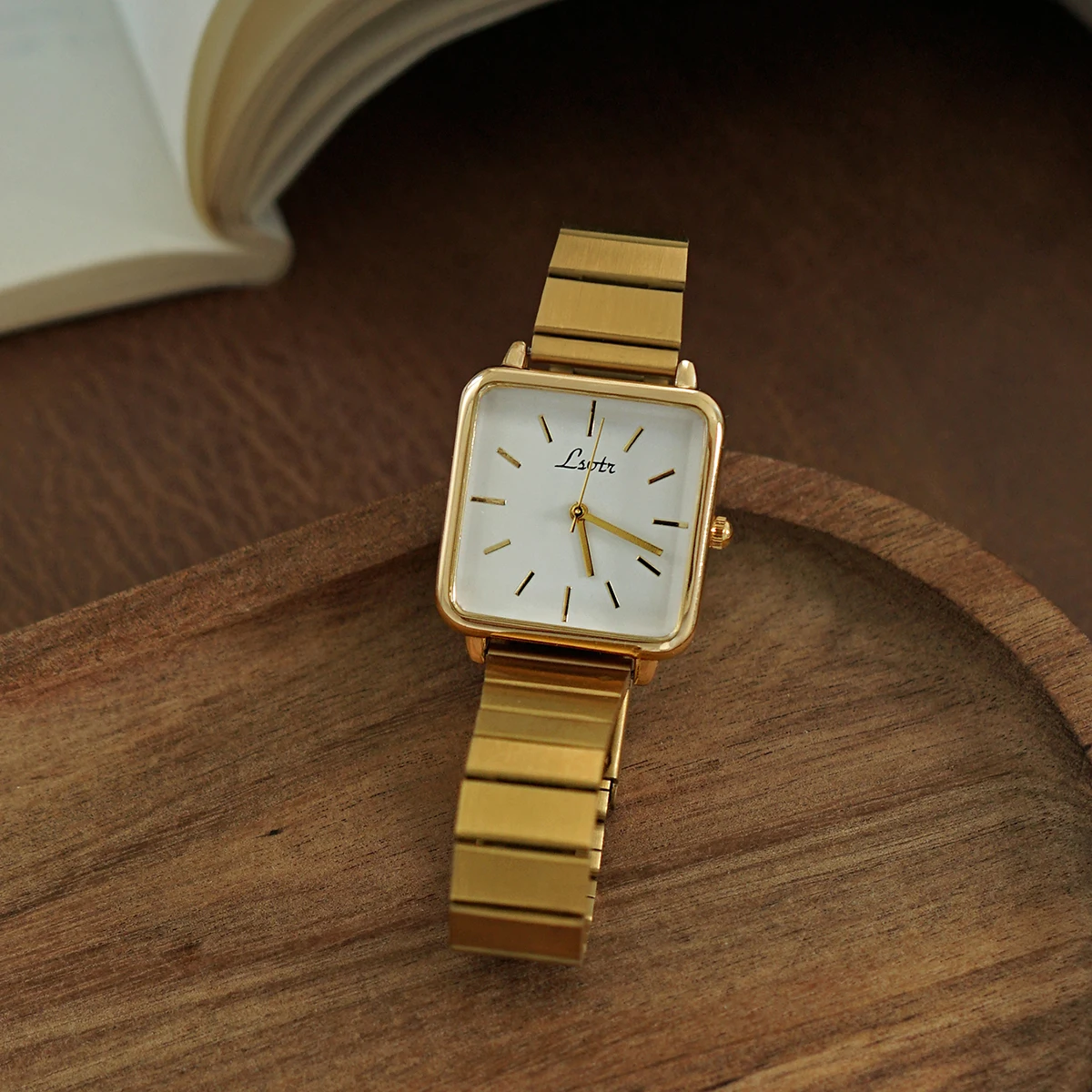 Gold Retro Elegant Women's Stainless Steel Quartz Watch - Square Dial, Casual Fashion, Waterproof, Suitable for Daily Wear and Special Occasions