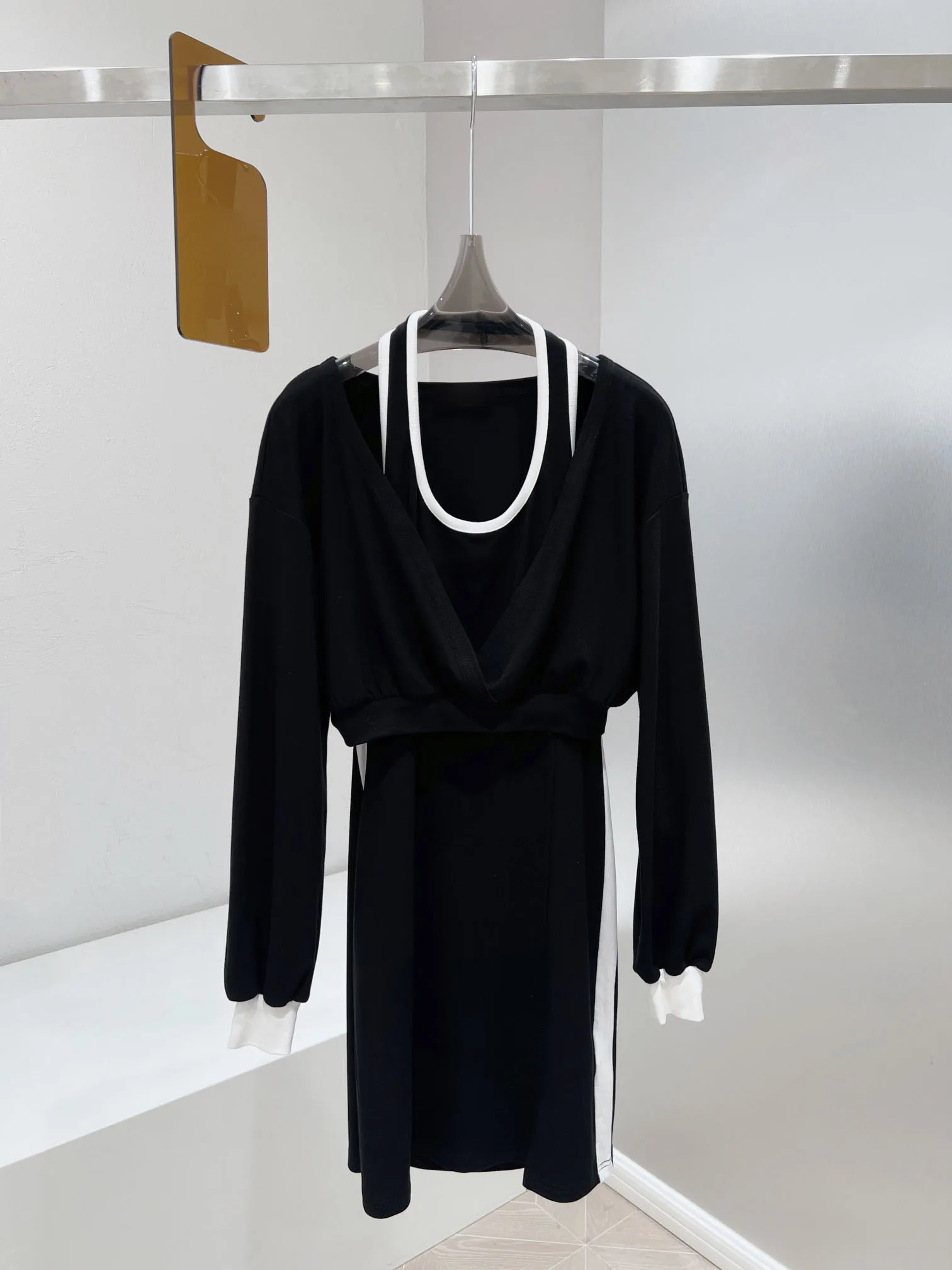 

Two-piece dress upper body comfortable breathable cuffs clash color stitching design fashion 2023 fall new hot