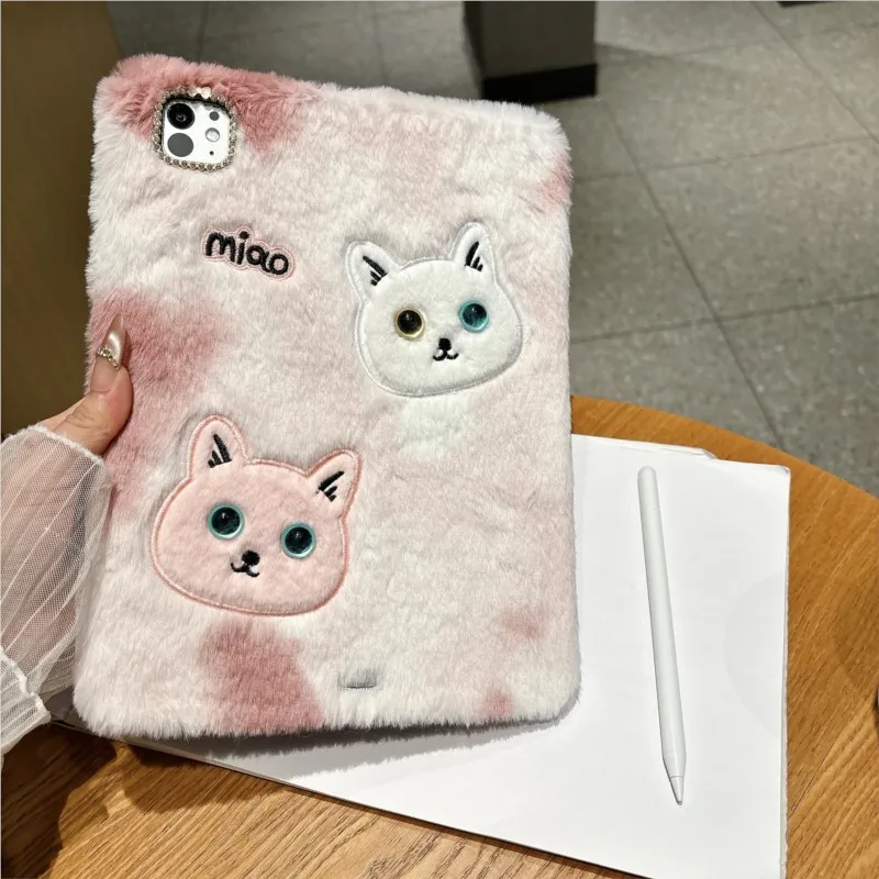 Luxurious Plush Cat Tablet Case - Soft Protective Cover