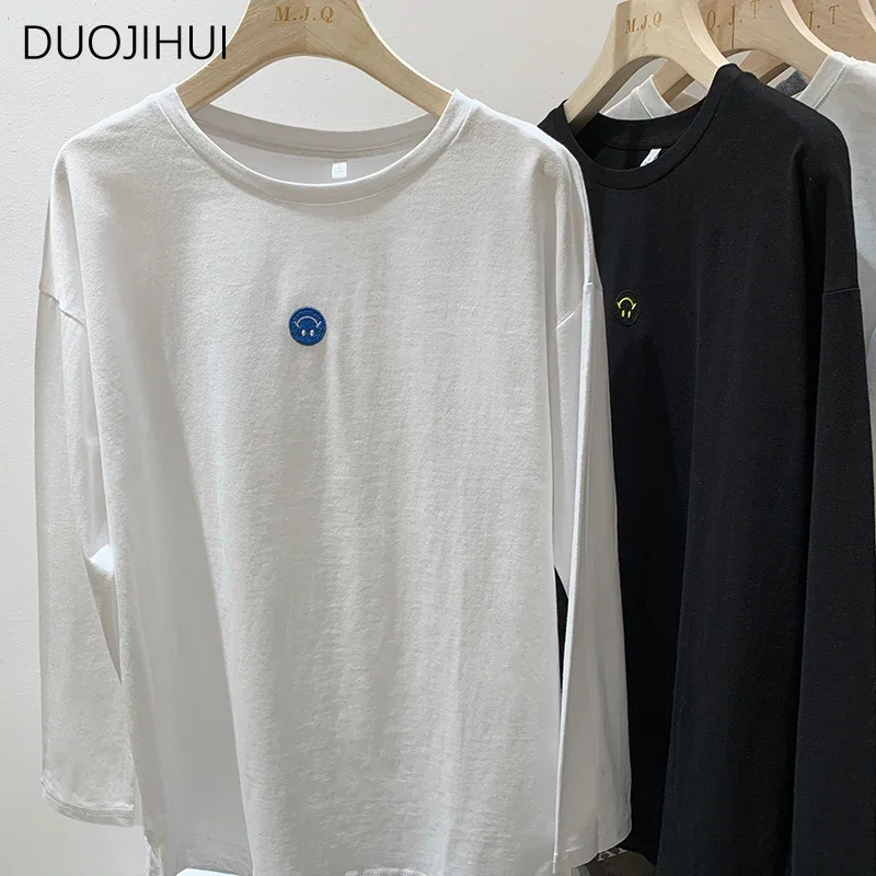 

DUOJIHUI Autumn Black Loose Chicly Embroidery Women T-shirts Basic Long Sleeve Simple Fashion Solid Color Casual Female T-shirts