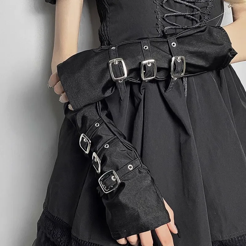 Autumn and winter night teaching room sleeves for women, black half cut open finger gloves, metal buckle, dark punk sun
