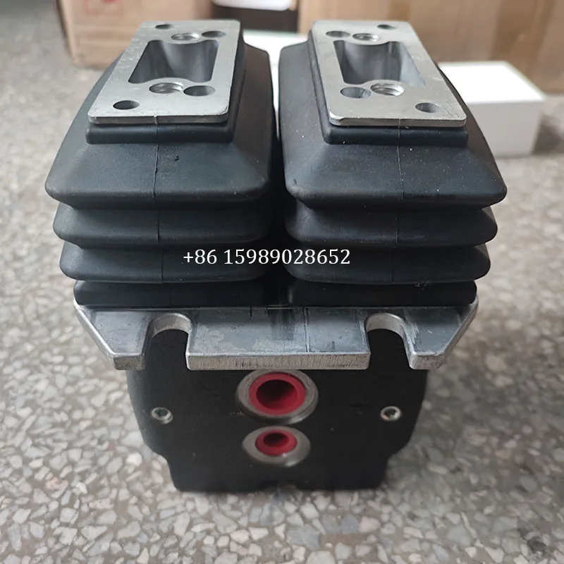 

Foot Valve Pedal YN30 For SK200/210-8 SK230-6E-8 SK250-8 SK260-6E-8 SK120/220-5.5 For Kobelco Excavator Spare Parts