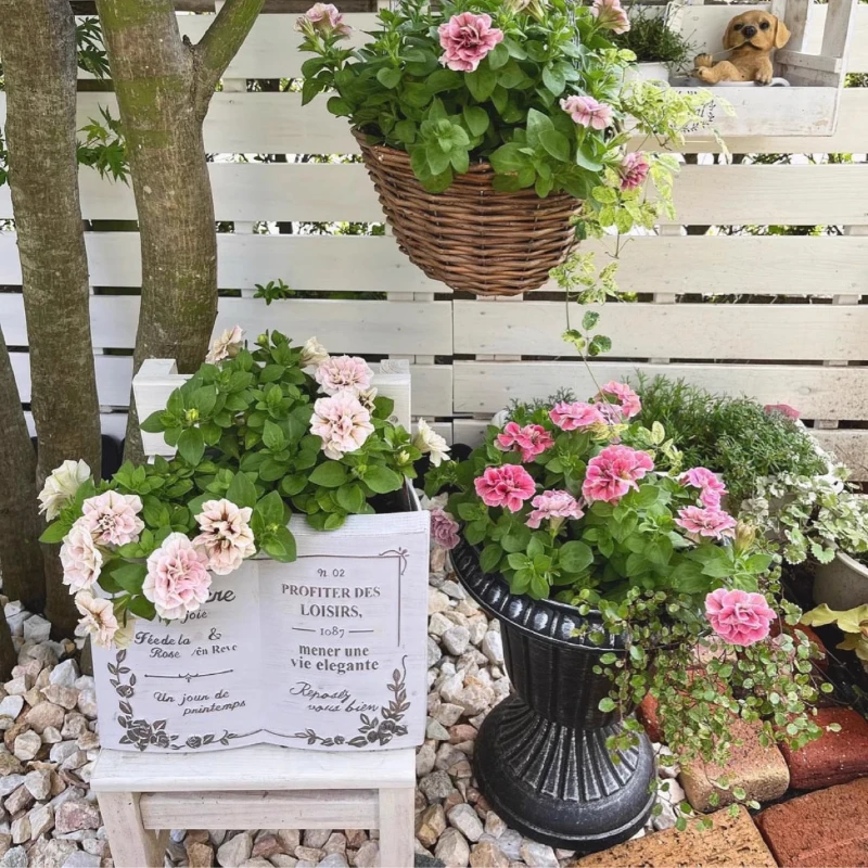 รูปสินค้า Ins เรซิ่นดอกไม้หม้อภาษาอังกฤษ Book-Shaped Planter Aesthetic Garden Decor สําหรับในร่มปฏิบัติ & Stylish บ้านสวนตกแต่ง