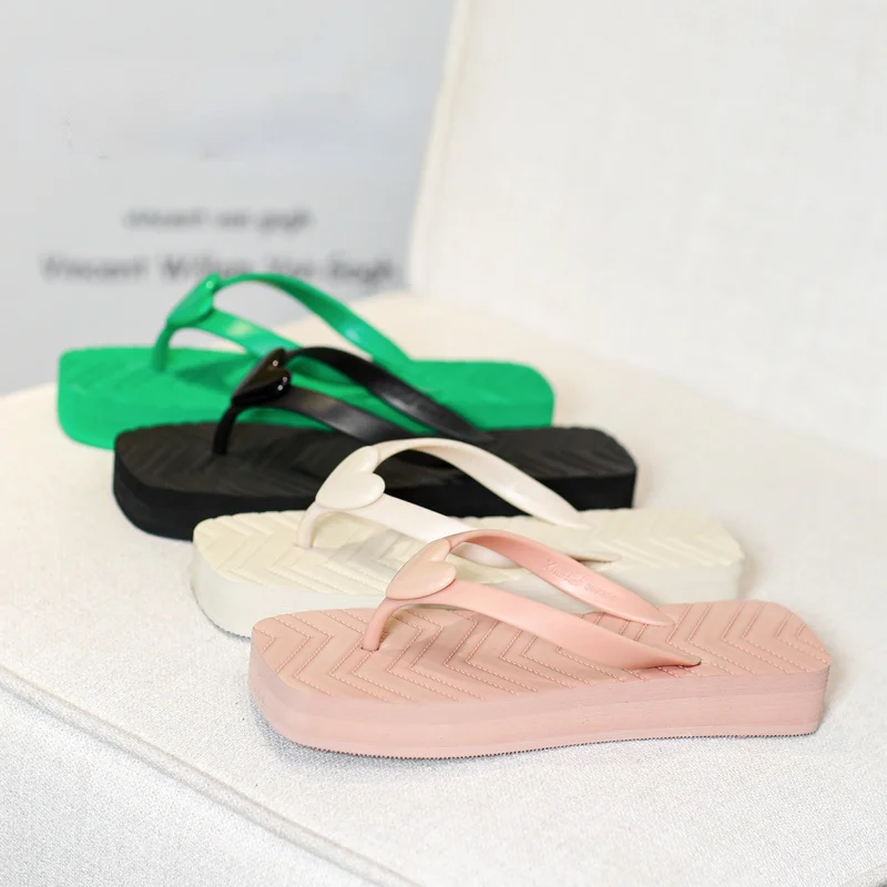 2022 Summer Hot Sale Flip Flops Flats Slippers Woman Round Toe Thick Bottom Casual Beach Shoes PVC Luxury Brand Shoes Mujer