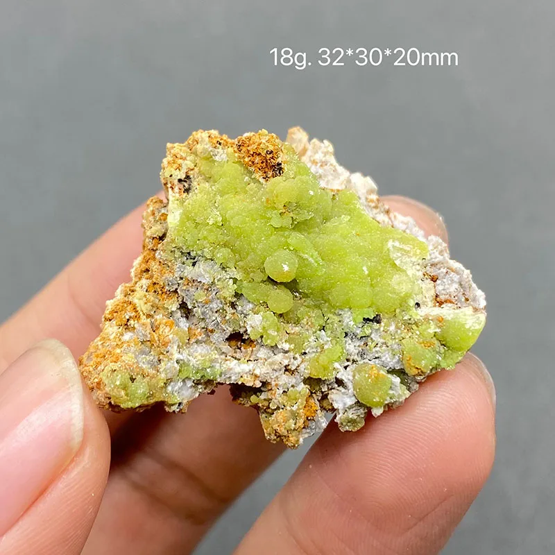 100% natural pyromorphite original stone mineral specimen cured crystal gem collection.