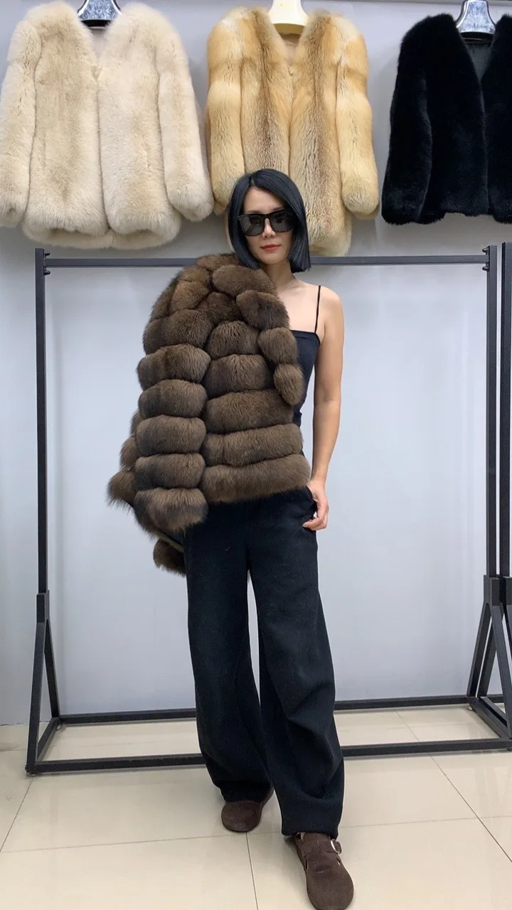 Women's Genuine Fox Fur Jacket Natural Fluffy Coat Lapel Luxury Short Real Fur Outerwear 2025 Fashion-forward Clothing
