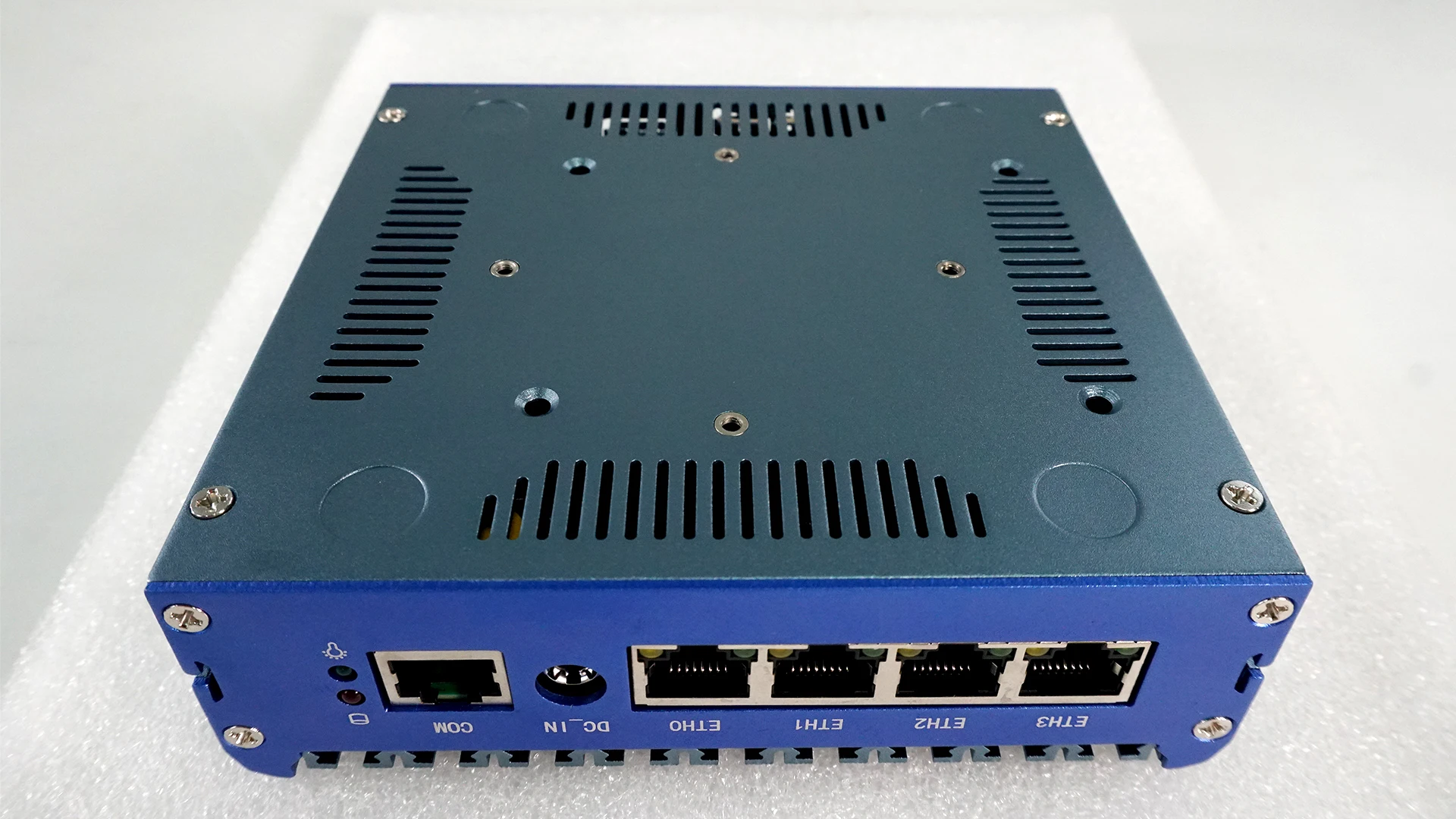 Fanless Network Device Barebones 4x2.5G Ethernet Celeron N5105 Compatible Pfsense OPNsense for Firewall Router G48S-N5105-4L
