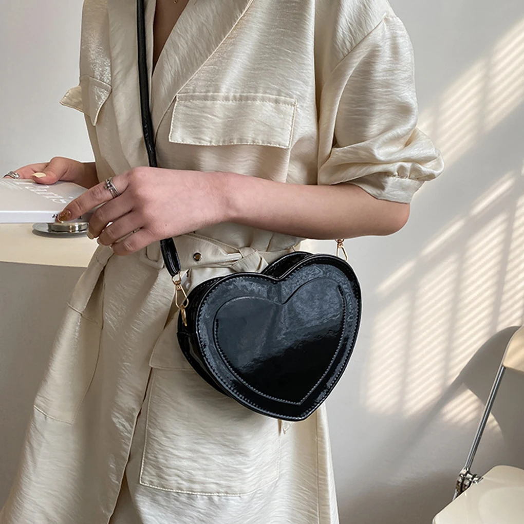 

PU Leather Glossy Leather Love Handbags Fashion Love Heart Shaped Crossbody Bag Trendy Fashion Simple Shoulder Bags for Women