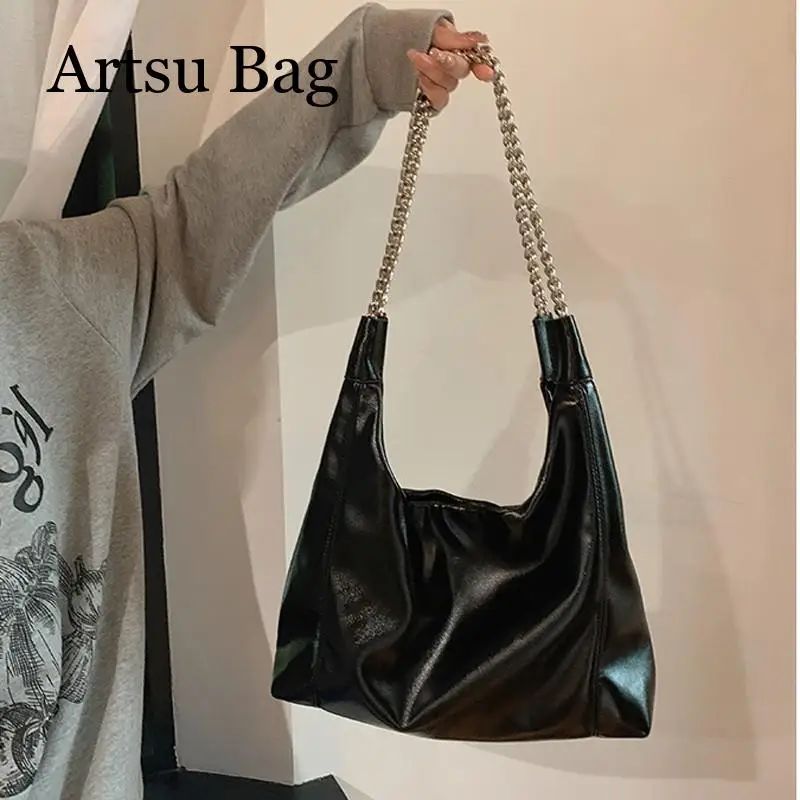 

Chain Tote Bag Women Large Capacity Bag 2024 New Fashion Black White Commuter Bag Versatile Shoulder Underarm Bag Girl Handbag