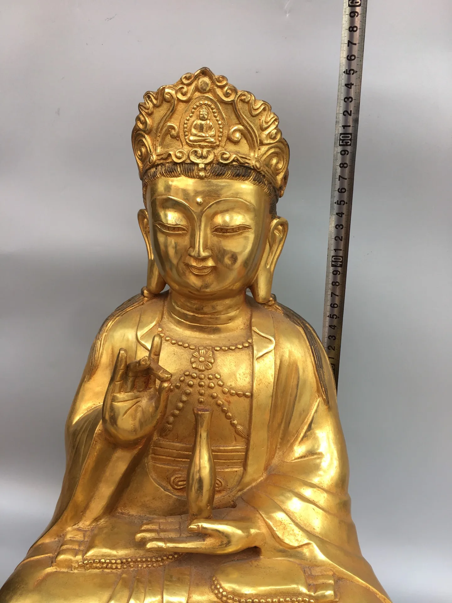 

55CM In the Yongle year of the Ming Dynasty, a bronze gilded statue of Guanyin Bodhisattva is exquisitely crafted, with a thick